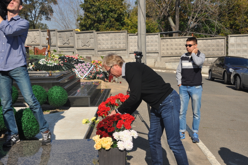 В Киеве был открыт памятник Андрею Гусину (Фото) - изображение 2
