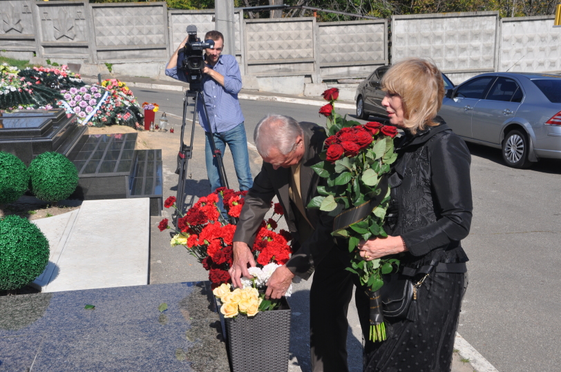 В Киеве был открыт памятник Андрею Гусину (Фото) - изображение 4