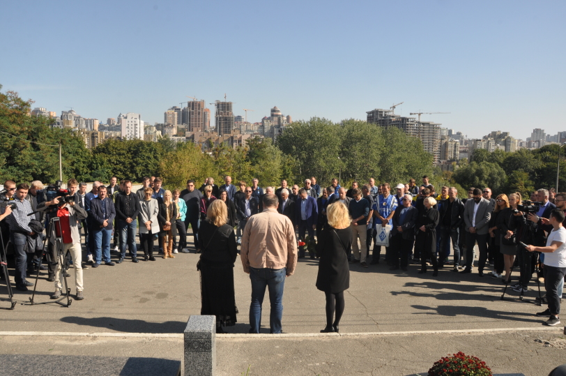 В Киеве был открыт памятник Андрею Гусину (Фото) - изображение 9