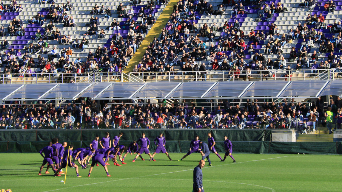 Тренировка "Фиорентины" собрала больше болельщиков, чем среднестатистический матч УПЛ (Фото) - изображение 2