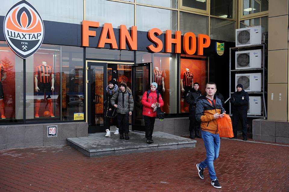 2 декабря в центре Харькова состоится открытие нового Fan Shop ФК "Шахтер" - изображение 3