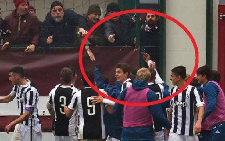 "Ювентус" оштрафовал 19-летнего полузащитника за неприличный жест (+Фото) - изображение 1