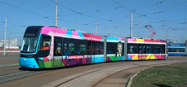 В Киеве появился трамвай с изображением Лобановского (Фото) - изображение 1
