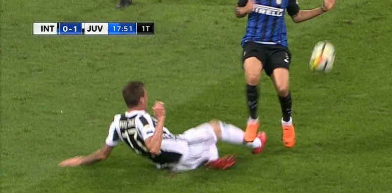 Gazzetta dello Sport разобрала судейские решения Даниэле Орсато в скандальном матче «Интер» - «Ювентус» - изображение 1