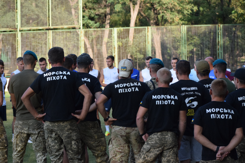 Гравці "Львова" зустрілися з українськими військовослужбовцями в Маріуполі (Фото) - изображение 4