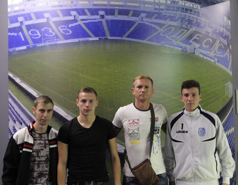 Футболисты "Черноморца" встретились с болельщиками (Фото) - изображение 1