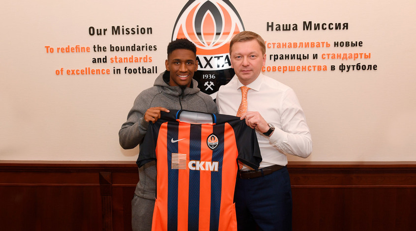 fut-vorship-teti-fotosessiya-odnoy-devushki-mnogo-foto