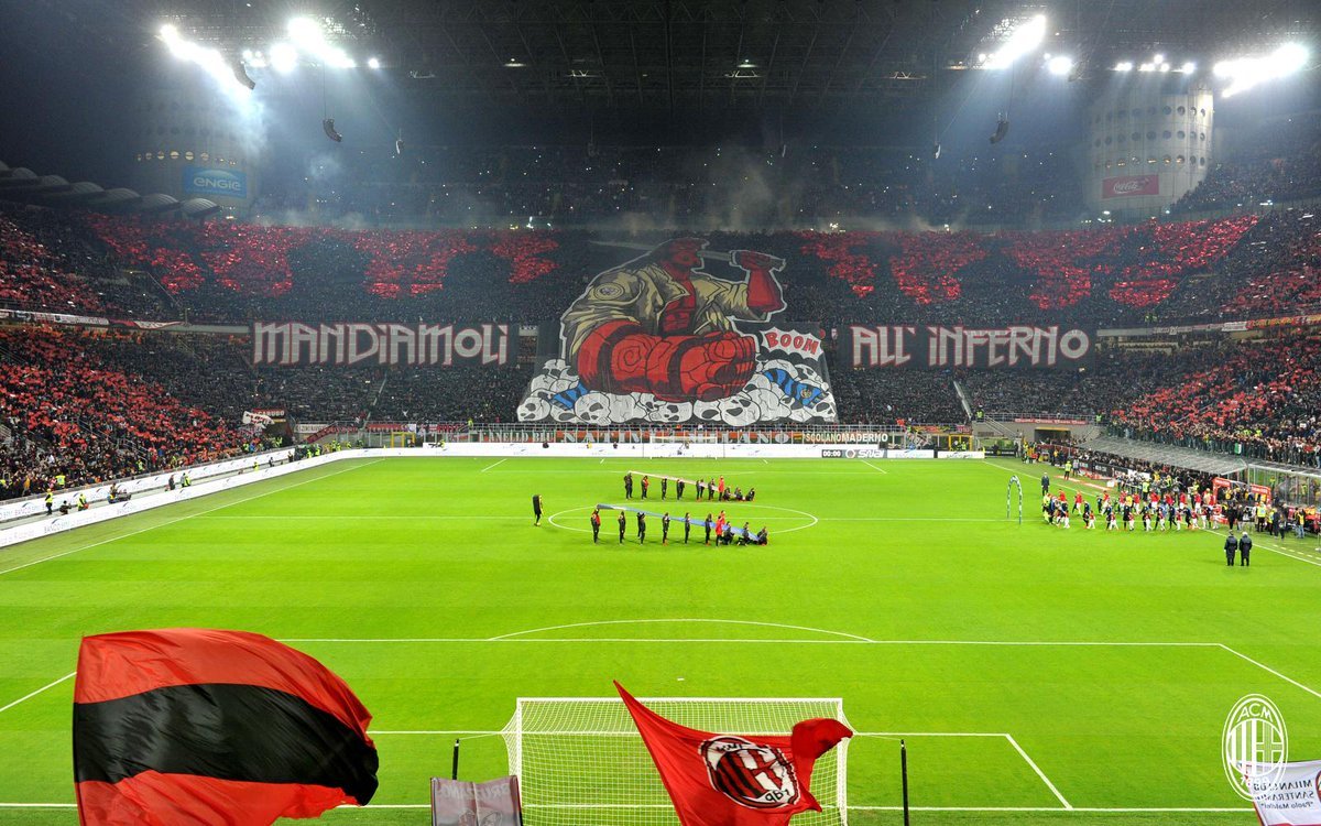 Фото дня: фантастическая атмосфера на стадионе во время матча "Милан" - "Интер" - изображение 1