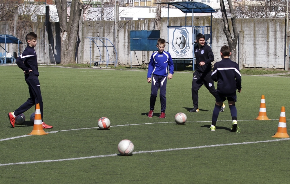 Тренировочная школа. Владимир танчик футболист. Детская школа Черноморец. ФК Черноморец школа. СШ Черноморец Газовик.