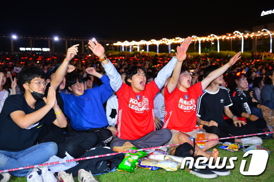 Миллионы корейцев не спали, чтобы посмотреть финал с Украиной, страна сходила с ума (Фото) - изображение 3
