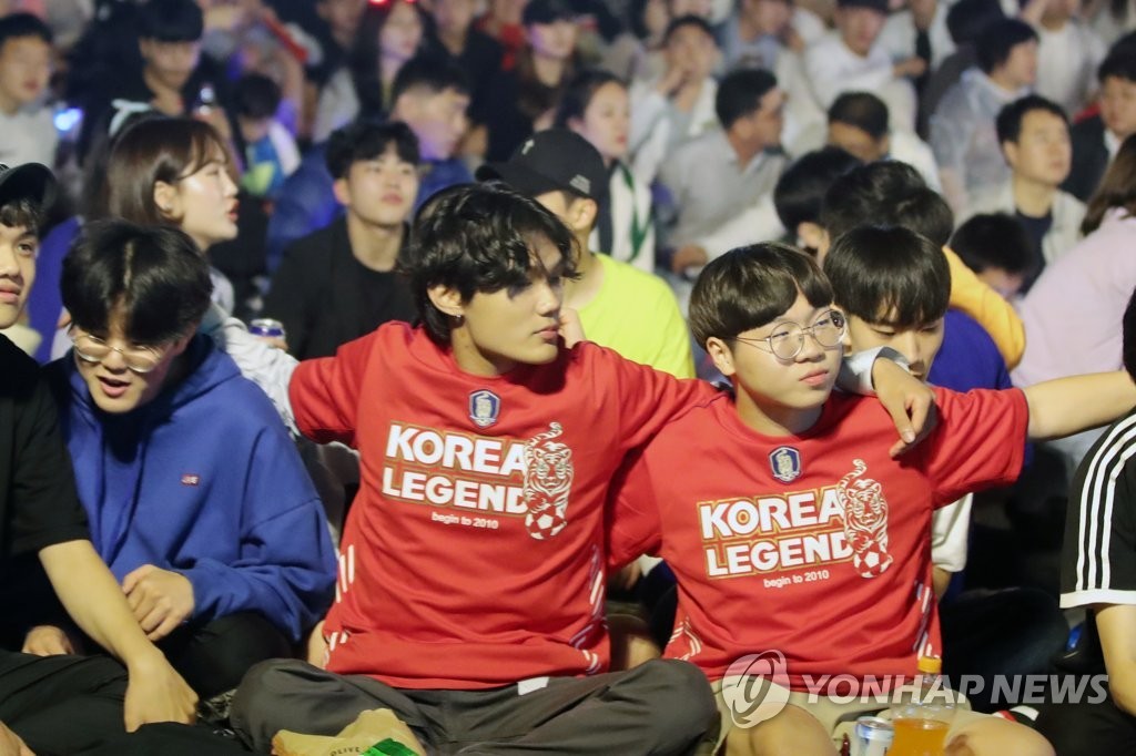 Миллионы корейцев не спали, чтобы посмотреть финал с Украиной, страна сходила с ума (Фото) - изображение 8