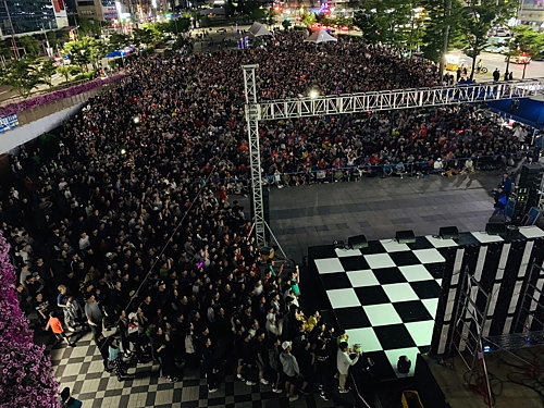 Миллионы корейцев не спали, чтобы посмотреть финал с Украиной, страна сходила с ума (Фото) - изображение 11