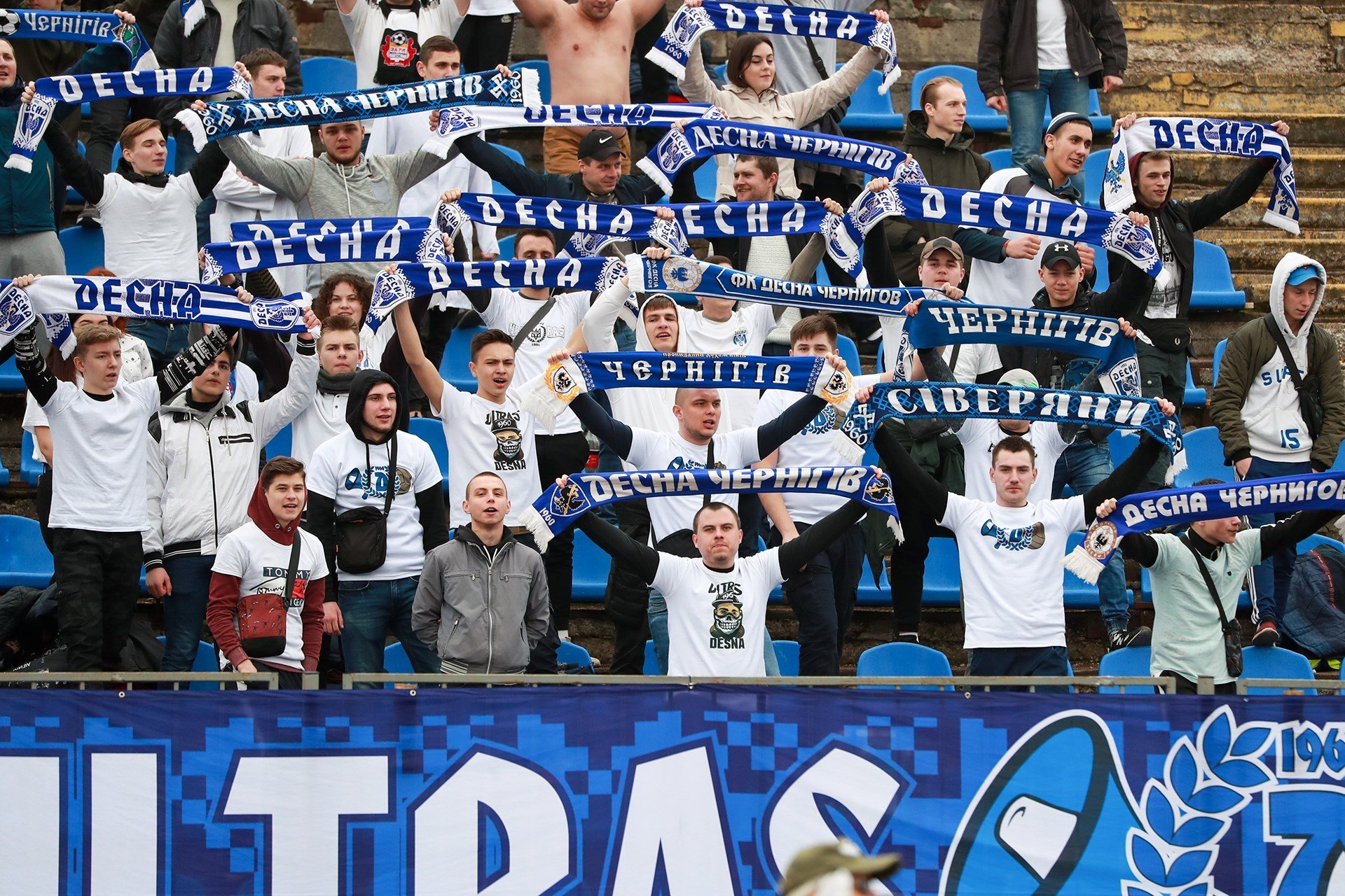 Где и как ходят на футбол: удивление Шарана, шоу на Оболони, и разница-таки есть! - изображение 3