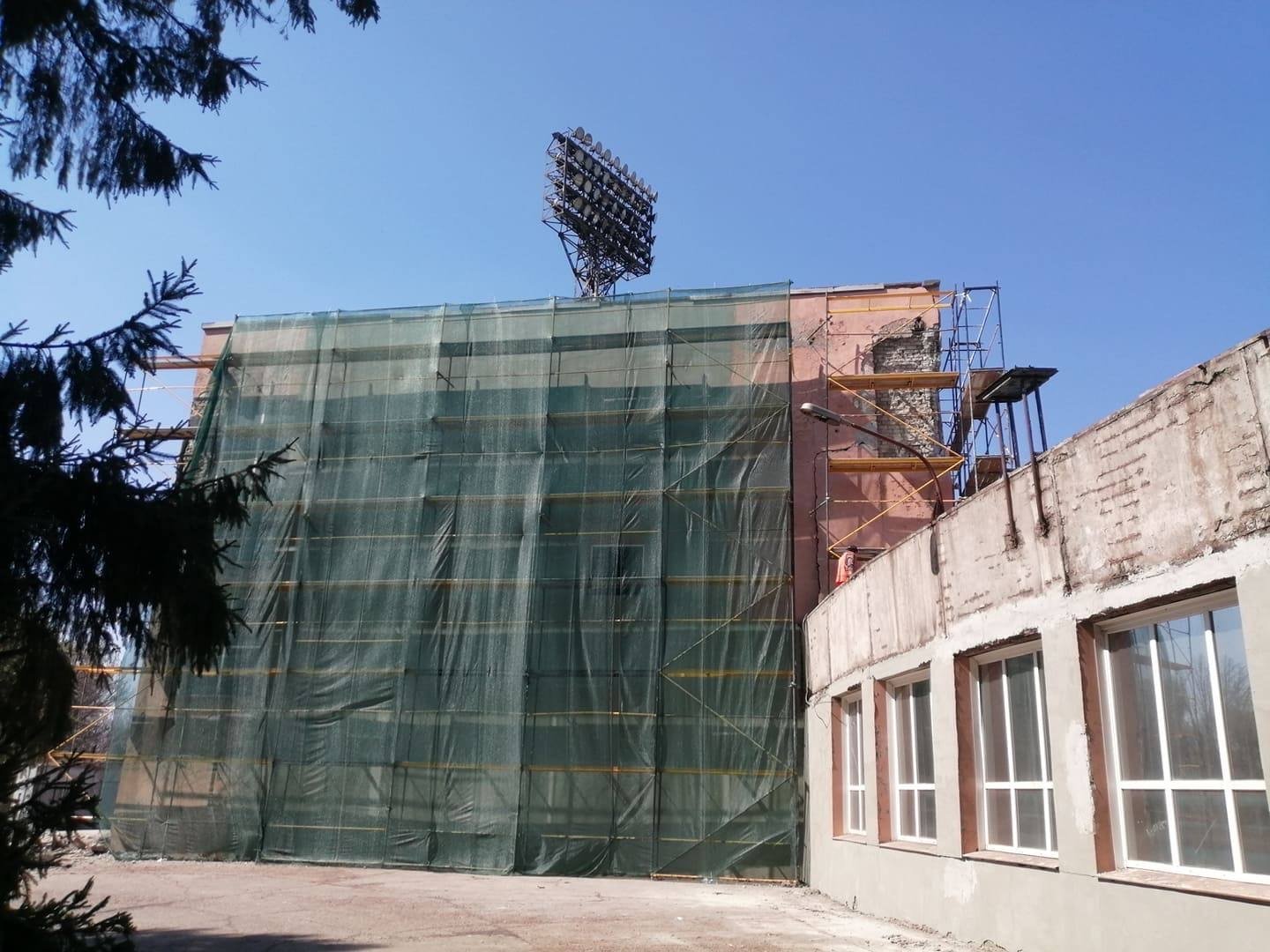 У Кривому Розі розпочато реконструкцію стадіону "Металург" (Фото) - изображение 1