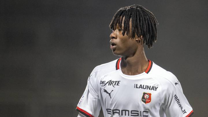 Топ-10 самых востребованных молодых футболистов мира: от Джейдона Санчо до Сандро Тонали - изображение 1