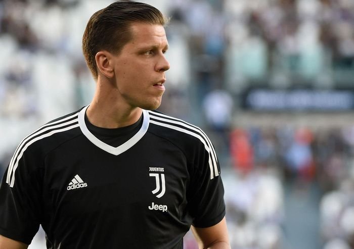 Топ-10 самых дорогих голкиперов мира: от Облака до Щесны - изображение 10