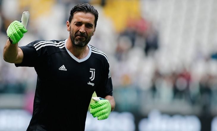 Топ-10 самых возрастных вратарей: от конфликтного Нойера до украинского любимчика Гвардиолы - изображение 2