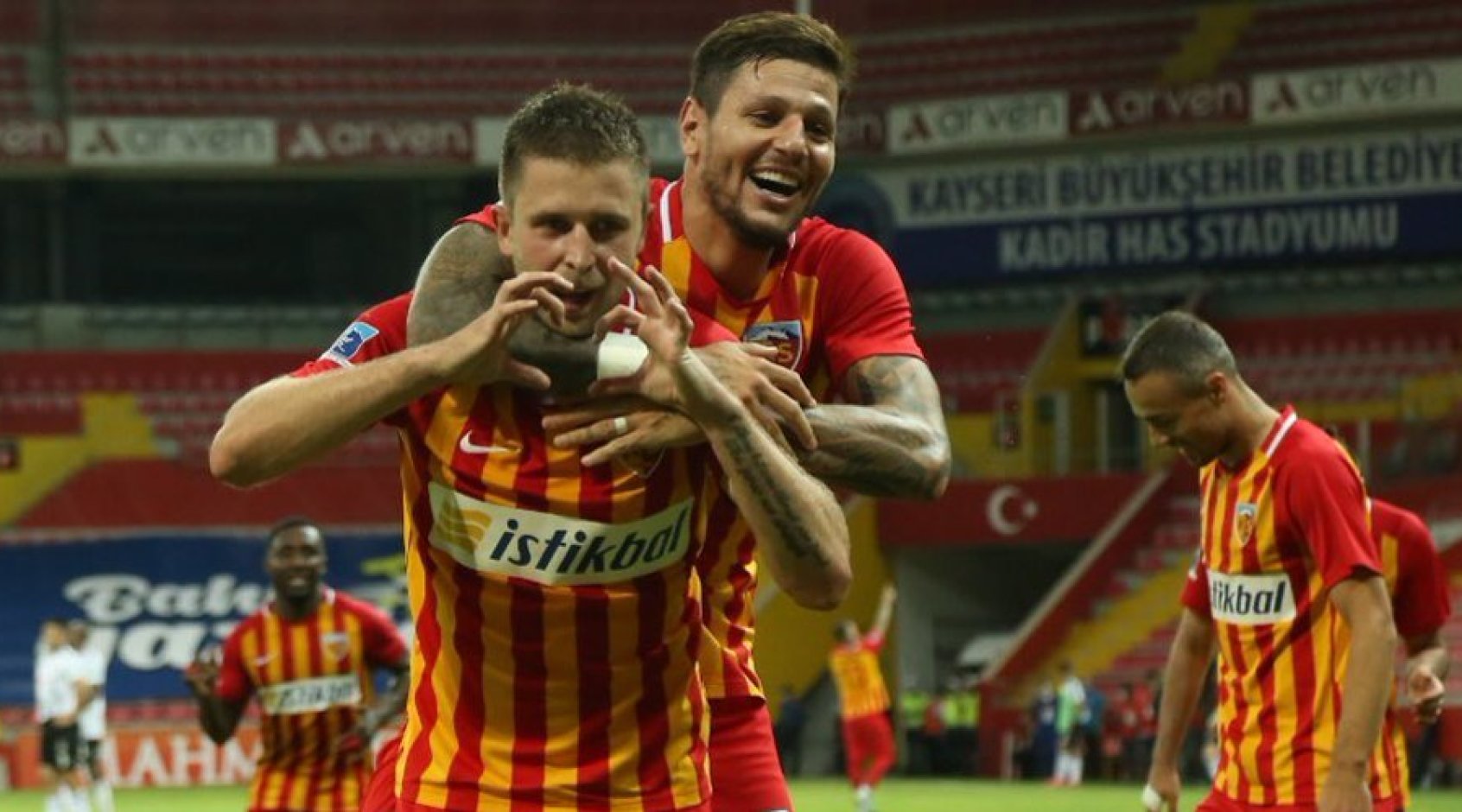 Артем Кравец и Денис Гармаш отличились голами в очном матче чемпионата Турции (Видео)
