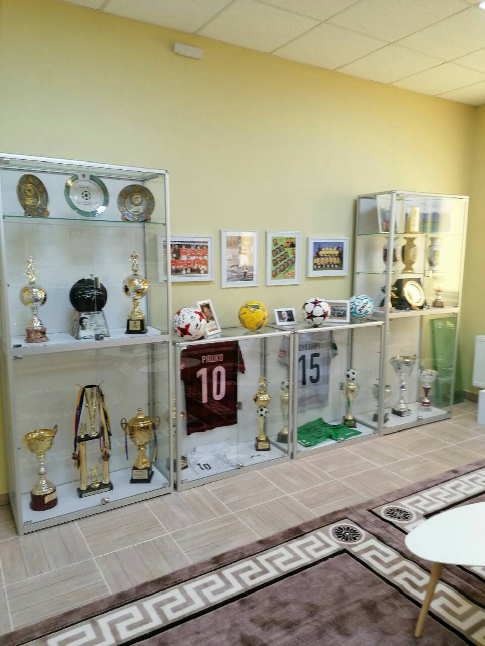 На стадіоні "Спартак" в Ужгороді було відкрито музей футболу імені Йожефа Сабо - изображение 16